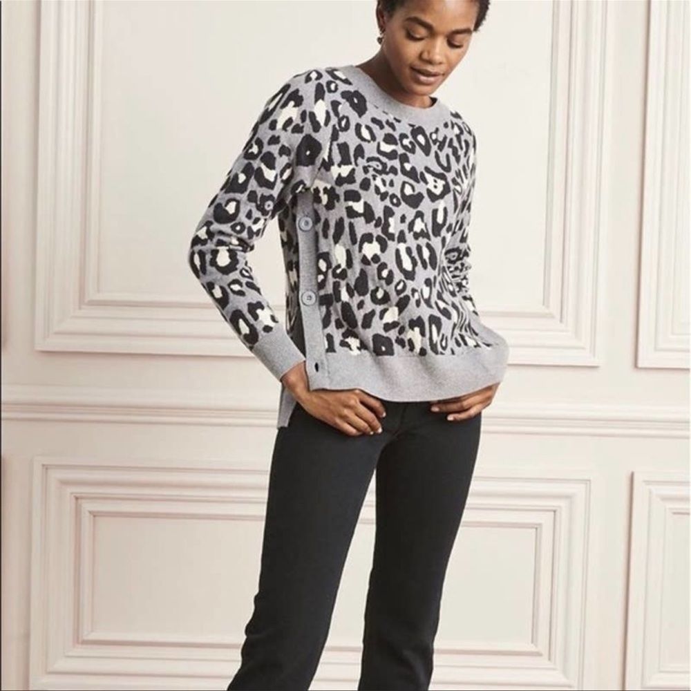 Stella & Dot Leopard Side Button Sweater L